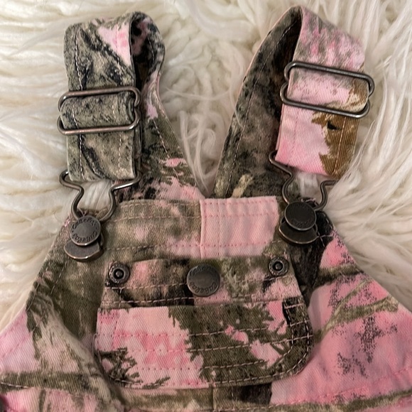 Cabela’s 3 Month Old Infant Pink Camouflage Overalls - Picture 7 of 11